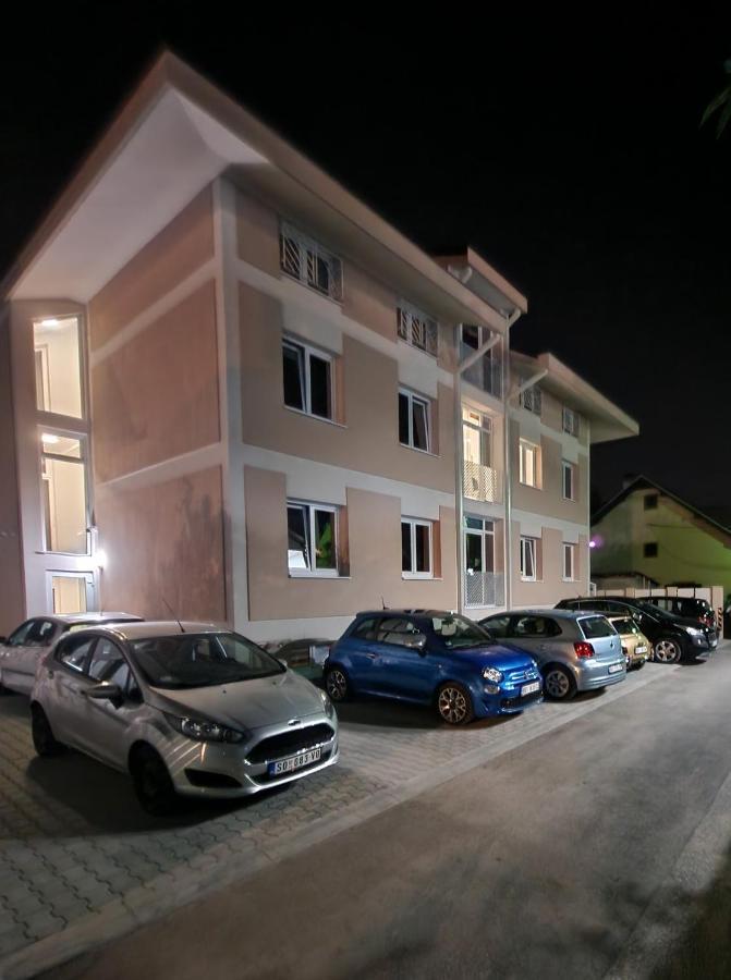 Grand Park Rooms & Apartments Cacak Exterior photo