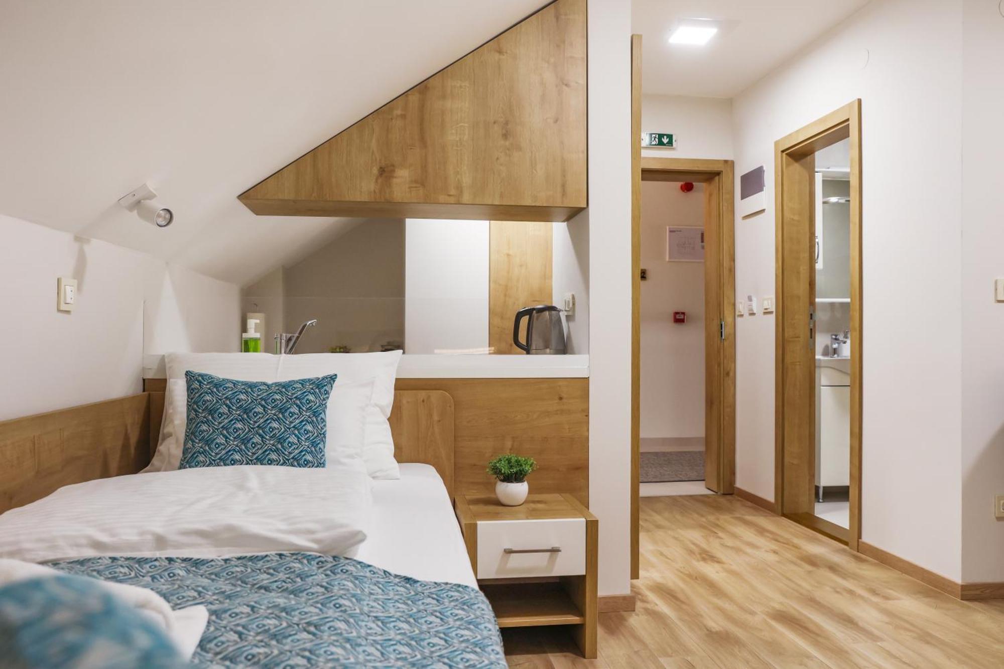 Grand Park Rooms & Apartments Cacak Exterior photo