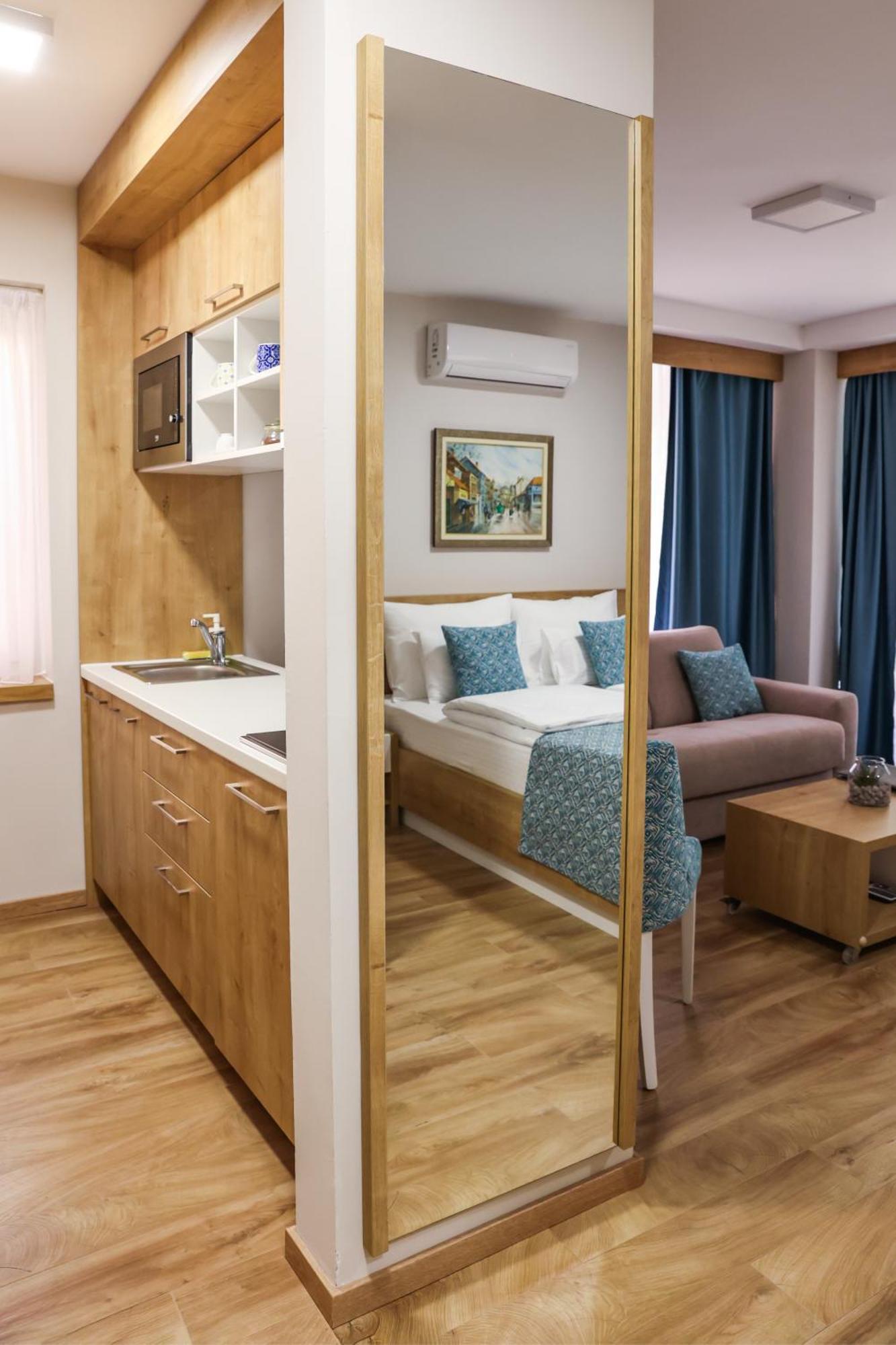 Grand Park Rooms & Apartments Cacak Exterior photo