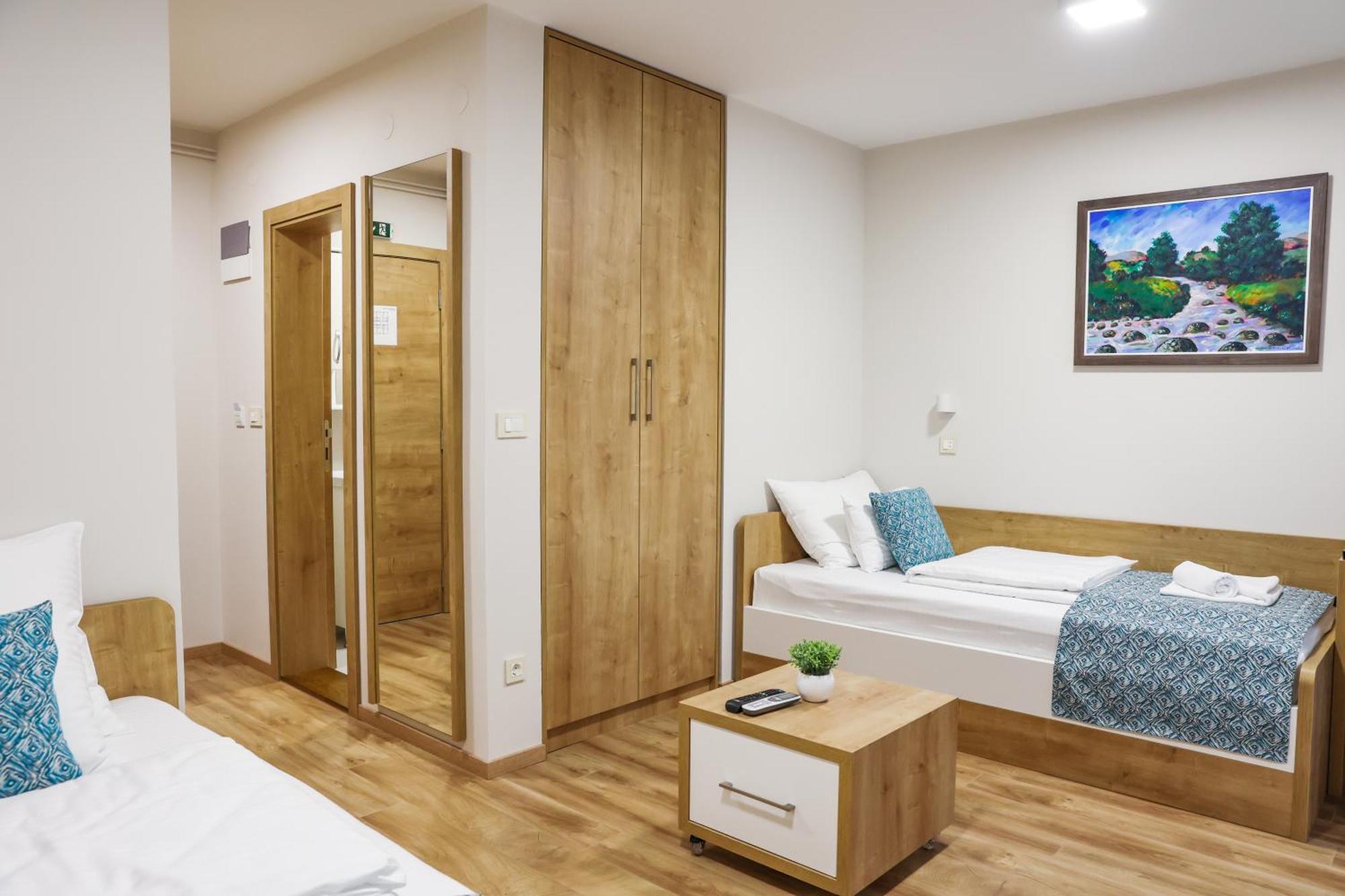 Grand Park Rooms & Apartments Cacak Exterior photo