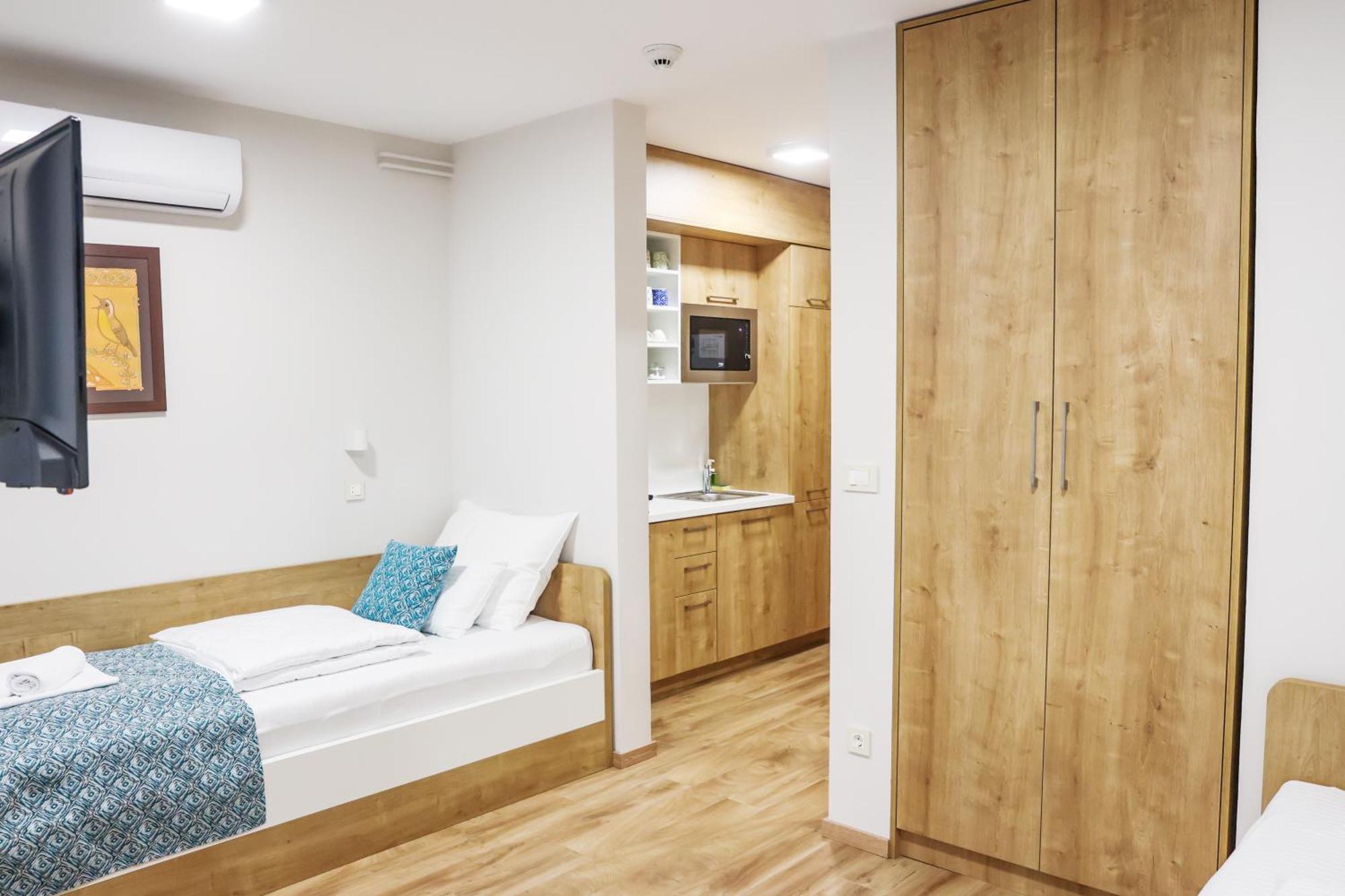 Grand Park Rooms & Apartments Cacak Exterior photo