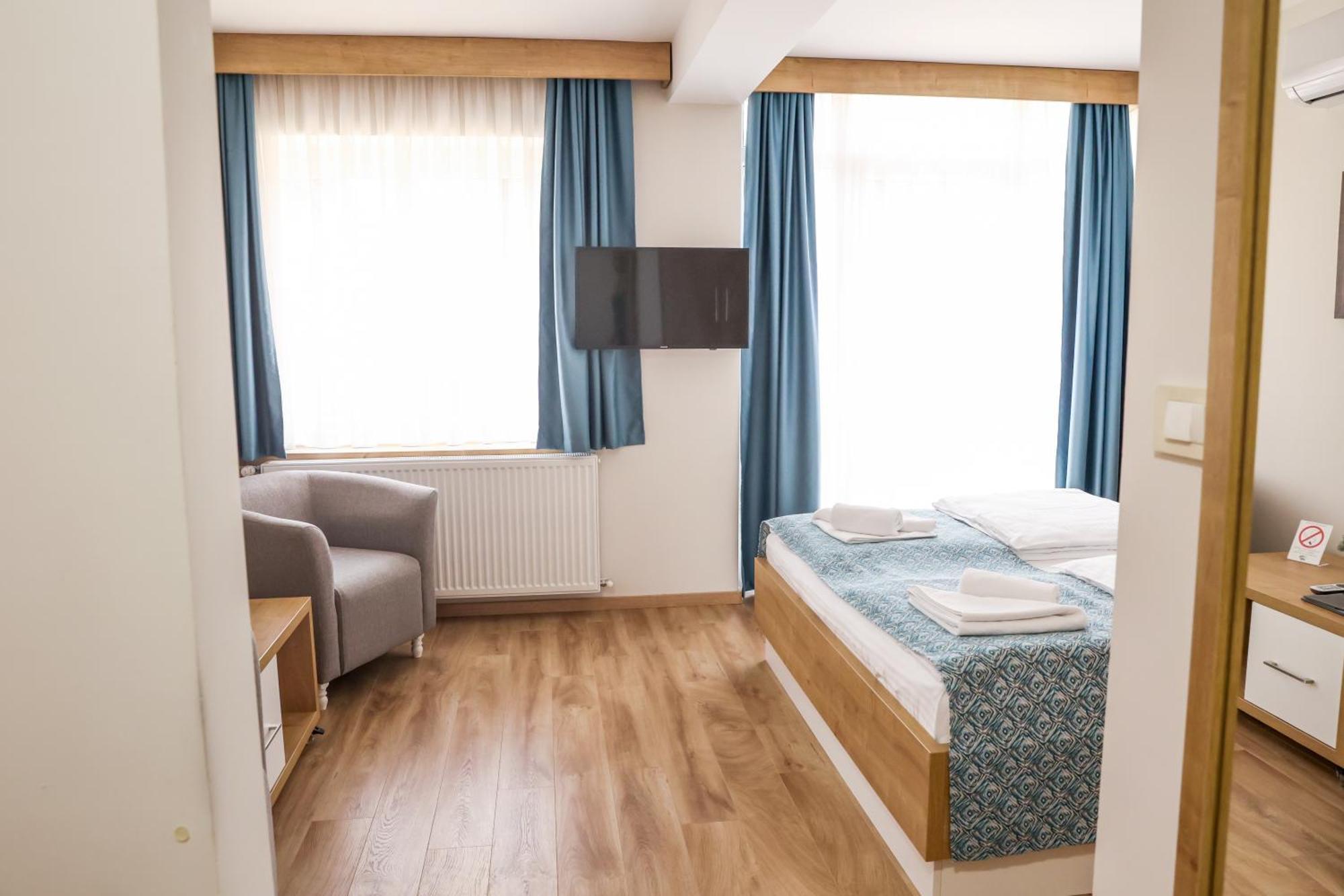 Grand Park Rooms & Apartments Cacak Exterior photo